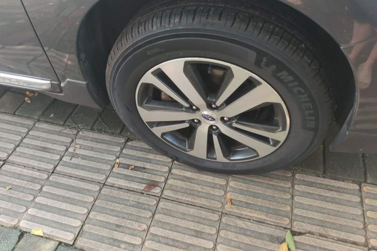 Used Subaru Outback 2019 2.5i Sport Navigation Edition with EyeSight Right Front Wheel Hub
