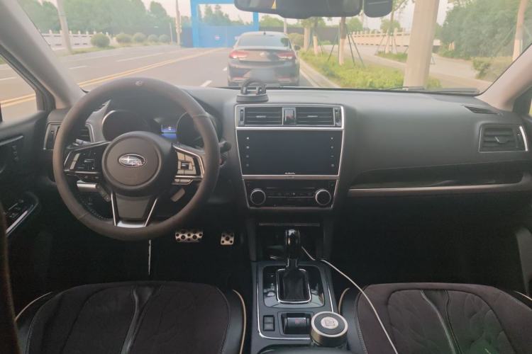 Used Subaru Outback 2019 2.5i Sport Navigation Edition Center Console