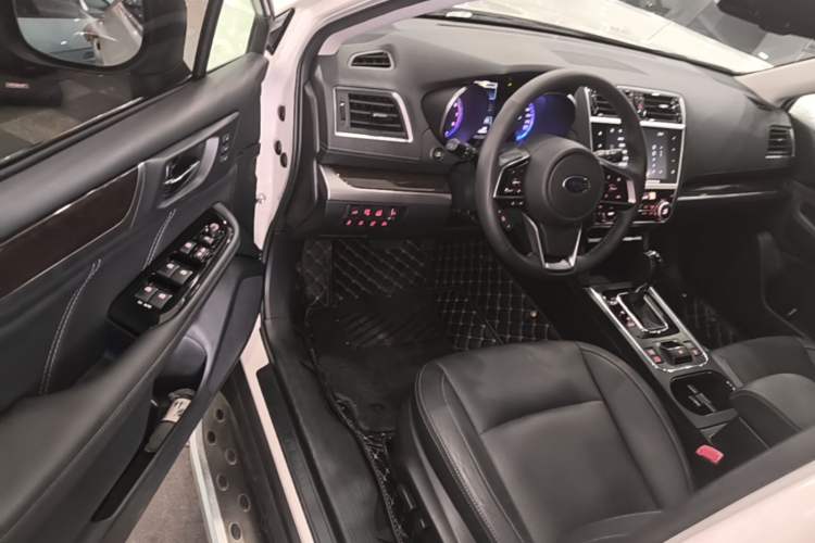Used Subaru Outback 2019 2.5i Luxury Navigation Edition with EyeSight Driver Seat