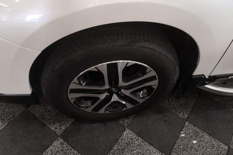 Used Subaru Outback 2019 2.5i Luxury Navigation Edition with EyeSight Exterior 4