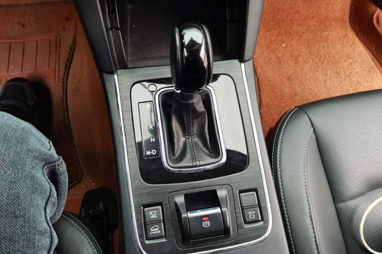 Used Subaru Outback 2019 2.5i Sport Navigation Edition with EyeSight Gear Lever