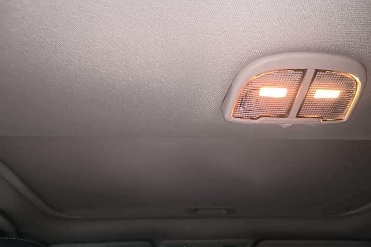 Used Subaru Outback 2019 2.5i Luxury Navigation Edition with EyeSight Headliner