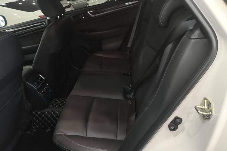 Used Subaru Outback 2019 2.5i Luxury Navigation Edition with EyeSight Left Rear Seat