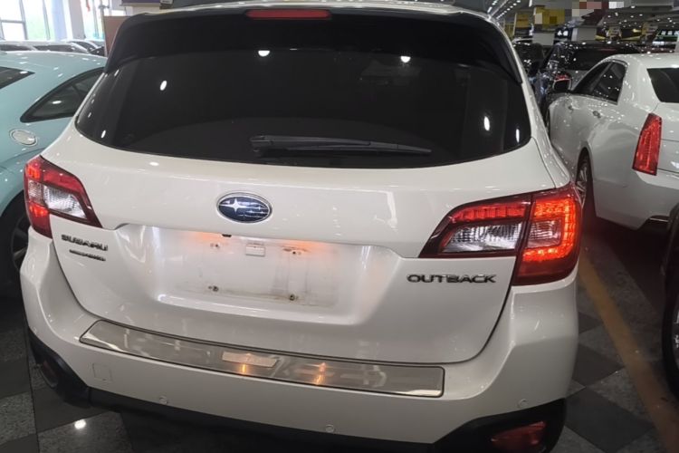 Used Subaru Outback 2019 2.5i Luxury Navigation Edition with EyeSight Rear