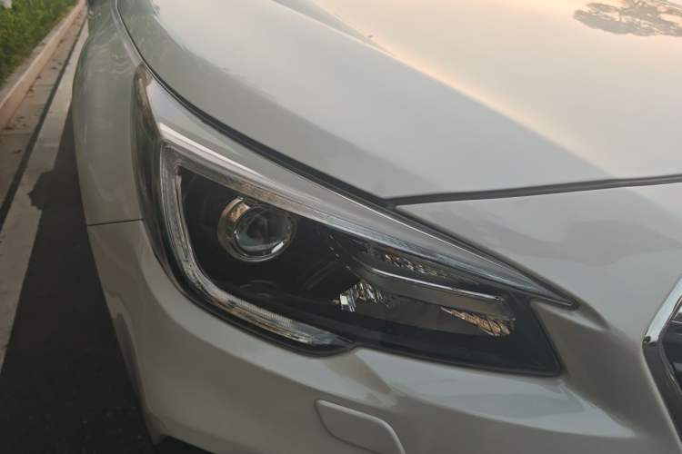 Used Subaru Outback 2019 2.5i Sport Navigation Edition Right Front Headlight