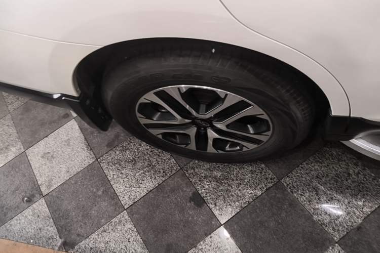 Used Subaru Outback 2019 2.5i Luxury Navigation Edition with EyeSight Right Rear Wheel Hub