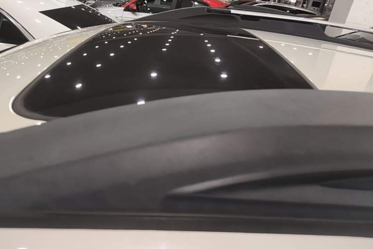 Used Subaru Outback 2019 2.5i Luxury Navigation Edition with EyeSight Roof