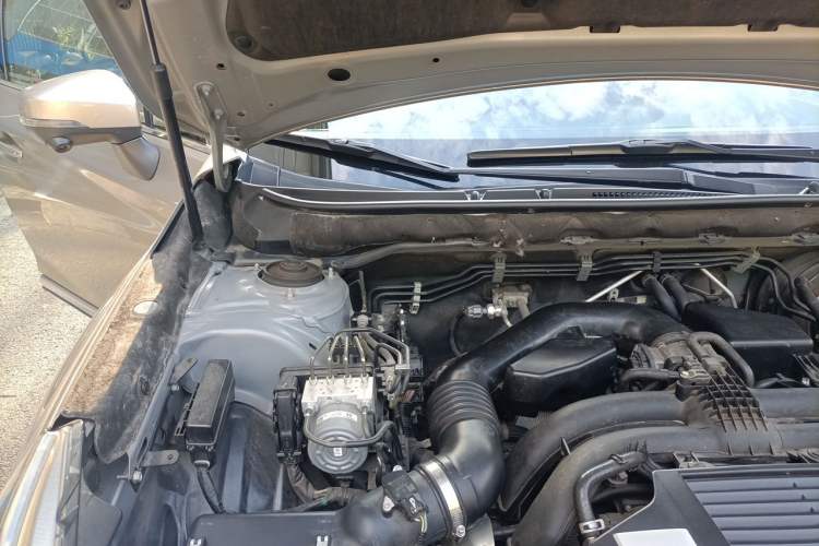 Used Subaru Outback 2019 2.5i Sport Navigation Edition with EyeSight Engine Bay Right