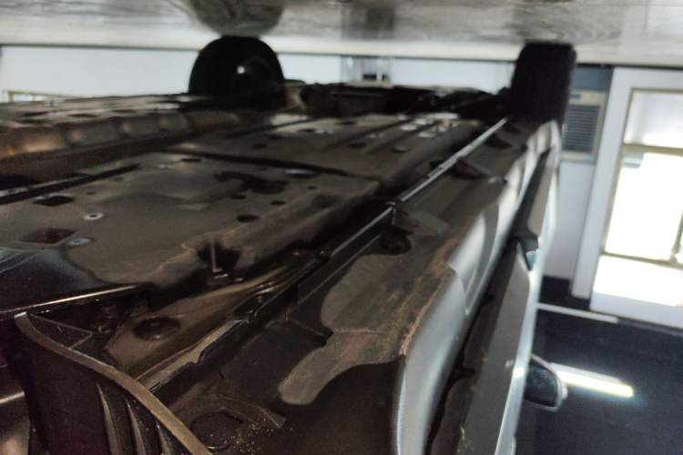 Used Subaru Outback 2020 2.5i Sport Navigation Edition with EyeSight Left Side Sill