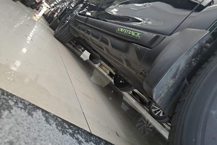 Used Subaru Outback 2020 Revised Version 2.5i Special Edition with EyeSight Right Side Sill