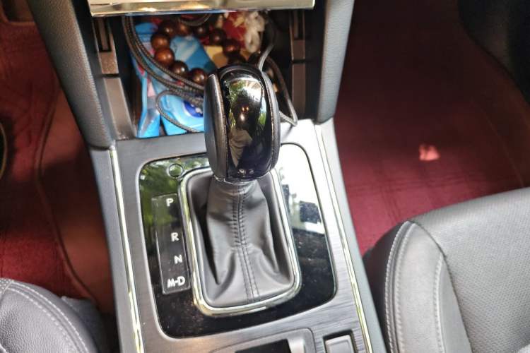 Used Subaru Outback 2020 2.5i Sport Navigation Edition with EyeSight Gear Lever
