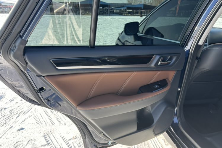 Used Subaru Outback 2020 Restyled 2.5i Sport Limited Edition with EyeSight Interior 4