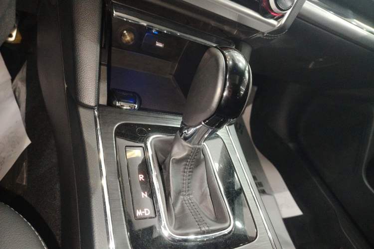 Used Subaru Outback 2020 Revised Version 2.5i Sport Navigation Edition with EyeSight Gear Lever