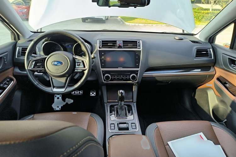 Used Subaru Outback 2020 2.5i Sport Navigation Edition with EyeSight Center Console