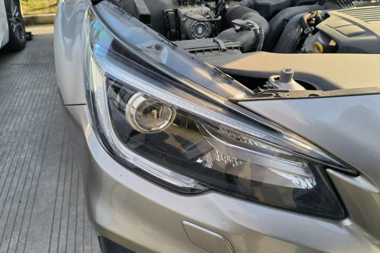 Used Subaru Outback 2020 2.5i Sport Navigation Edition with EyeSight Right Front Headlight