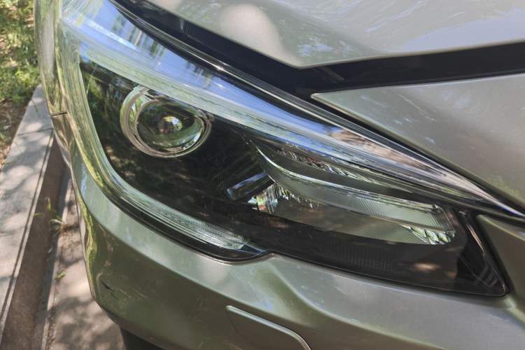 Used Subaru Outback 2020 Revised Version 2.5i Sport Navigation Edition with EyeSight Right Front Headlight