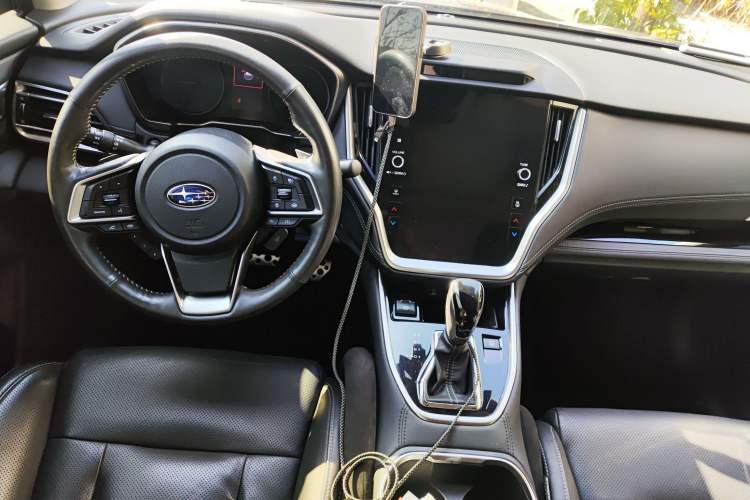 Used Subaru Outback 2021 2.5i Flagship Edition EyeSight Center Console