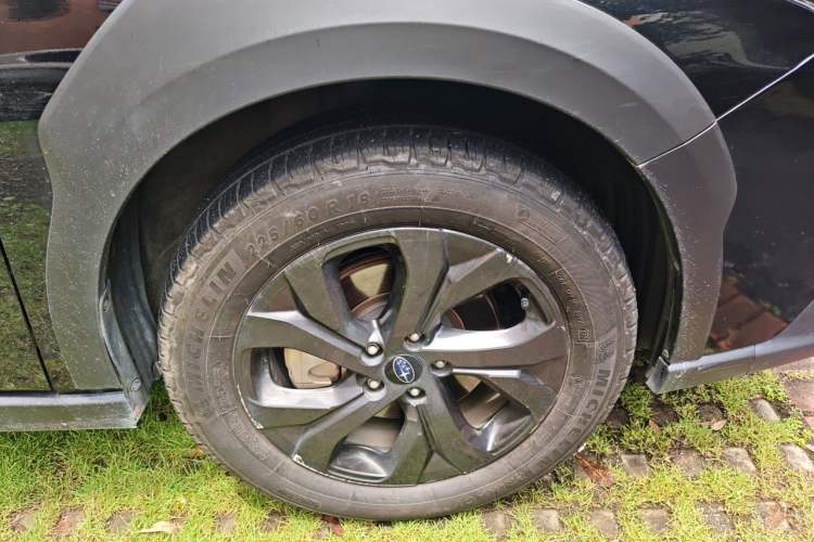 Used Subaru Outback 2021 2.5i Touring Edition EyeSight Right Front Wheel Hub