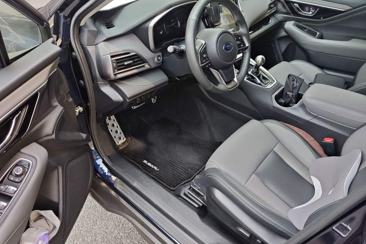 Used Subaru Outback 2021 2.5i Touring Edition EyeSight Driver Seat