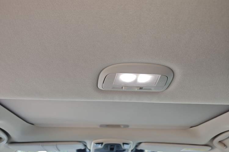Used Subaru Outback 2021 2.5i Touring Edition EyeSight Headliner