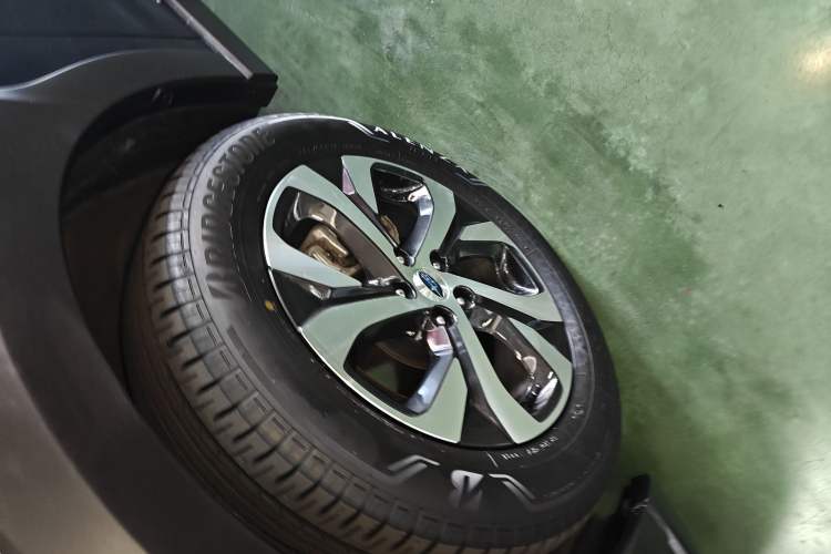 Used Subaru Outback 2021 2.5i Flagship Edition EyeSight Left Front Wheel Hub