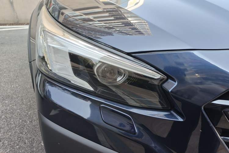 Used Subaru Outback 2021 2.5i Touring Edition EyeSight Right Front Headlight