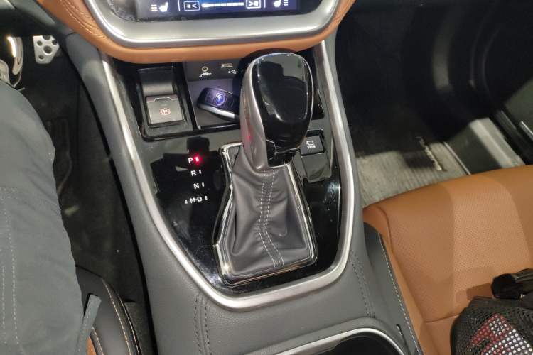 Used Subaru Outback 2021 2.5i Flagship Edition EyeSight Gear Lever