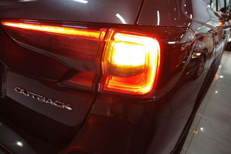Used Subaru Outback 2021 2.5i Flagship Edition EyeSight Exterior 6
