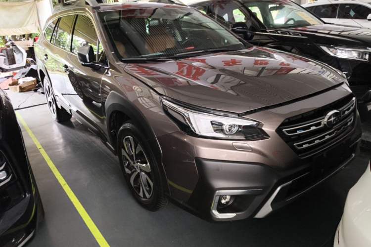 Used Subaru Outback 2021 2.5i Flagship Edition EyeSight Front Right 45 Deg