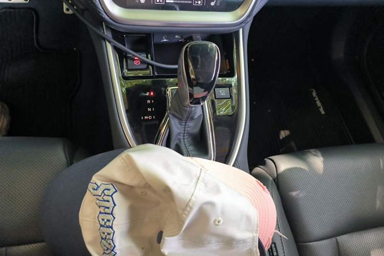 Used Subaru Outback 2021 2.5i Flagship Edition EyeSight Gear Lever