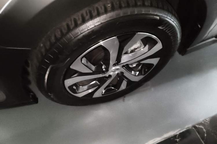 Used Subaru Outback 2021 2.5i Flagship Edition EyeSight Left Front Wheel Hub