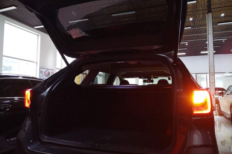 Used Subaru Outback 2021 2.5i Flagship Edition EyeSight Trunk