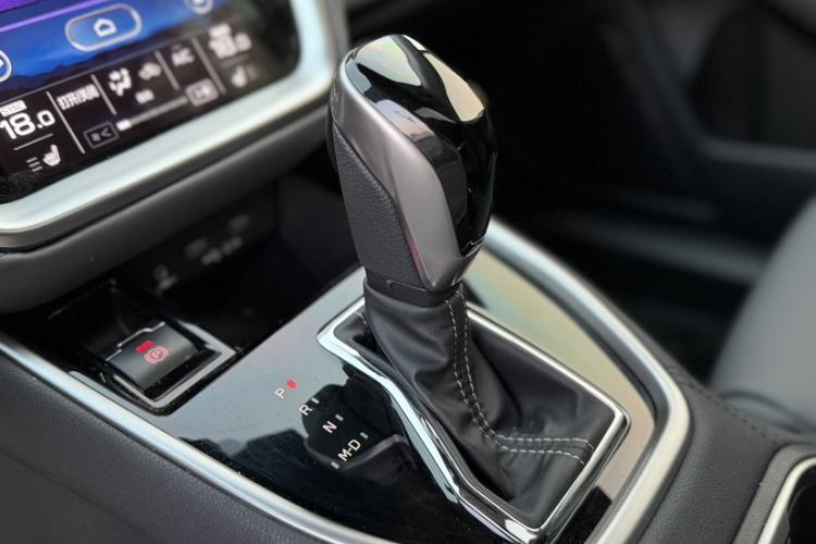 Used Subaru Outback 2021 2.5i Touring Edition EyeSight Gear Lever