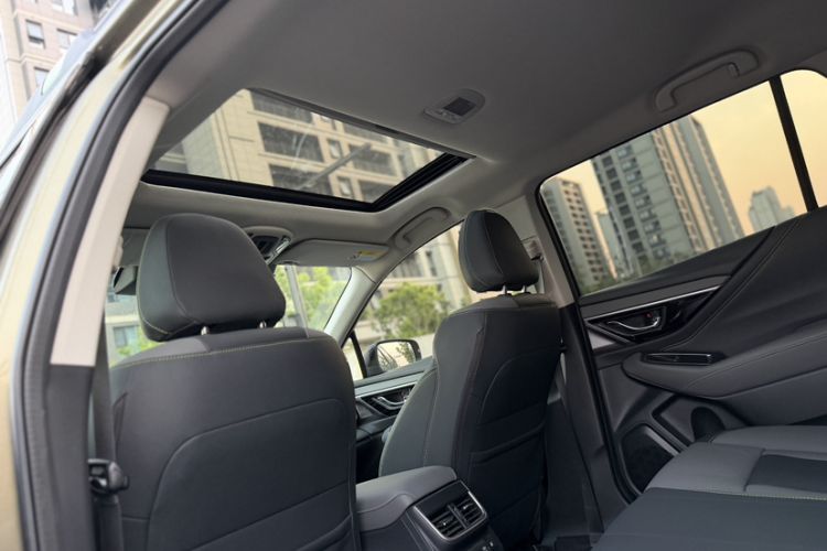 Used Subaru Outback 2021 2.5i Touring Edition EyeSight Headliner