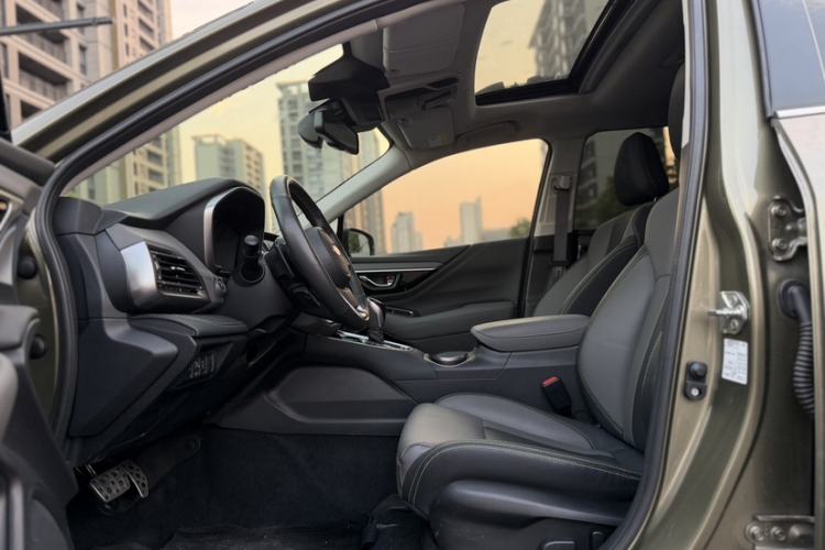 Used Subaru Outback 2021 2.5i Touring Edition EyeSight Interior 2