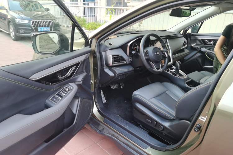 Used Subaru Outback 2021 2.5i Touring Edition EyeSight Interior 3