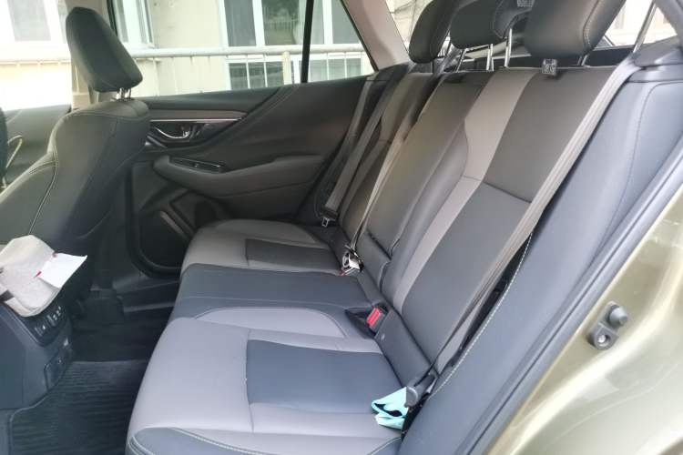 Used Subaru Outback 2021 2.5i Touring Edition EyeSight Interior 4