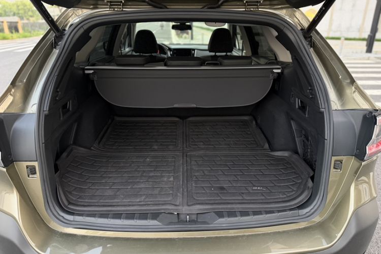 Used Subaru Outback 2021 2.5i Touring Edition EyeSight Trunk