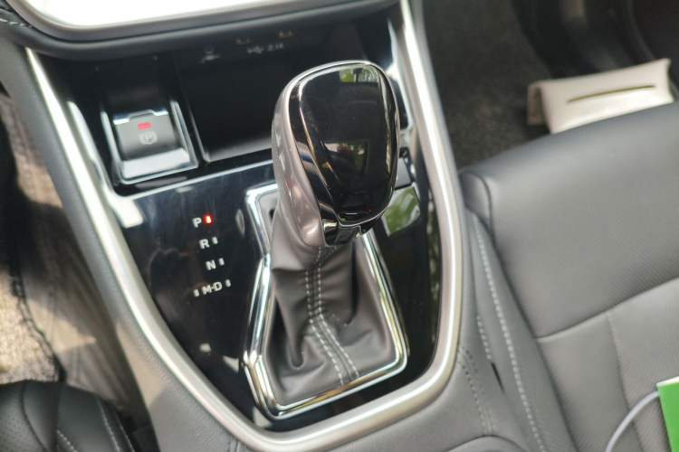 Used Subaru Outback 2021 2.5i Flagship Edition EyeSight Gear Lever