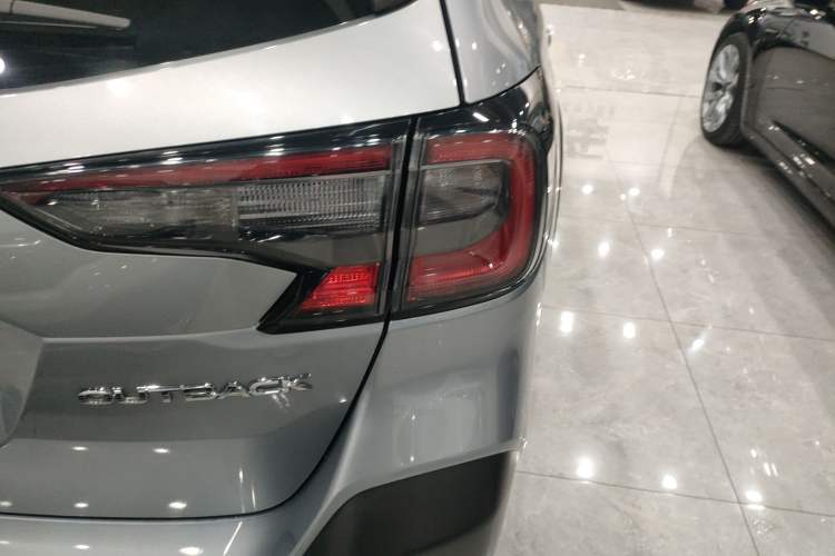 Used Subaru Outback 2021 2.5i Flagship Edition EyeSight Exterior 6