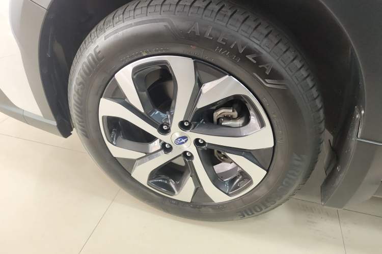 Used Subaru Outback 2021 2.5i Flagship Edition EyeSight Left Front Wheel Hub