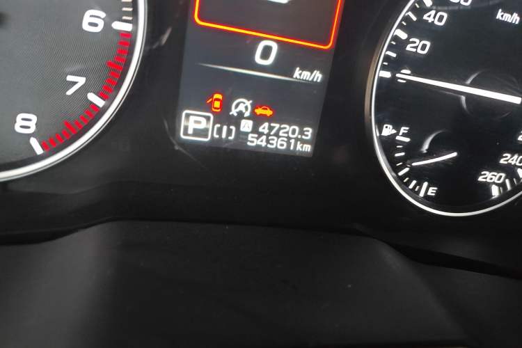 Used Subaru Outback 2021 2.5i Touring Edition EyeSight Odometer Close Up
