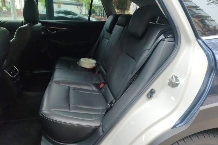 Used Subaru Outback 2023 2.5i AWD Sport Edition EyeSight Left Rear Seat