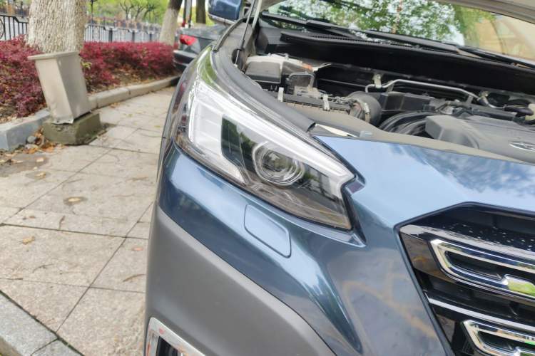 Used Subaru Outback 2023 2.5i AWD Sport Edition EyeSight Right Front Headlight