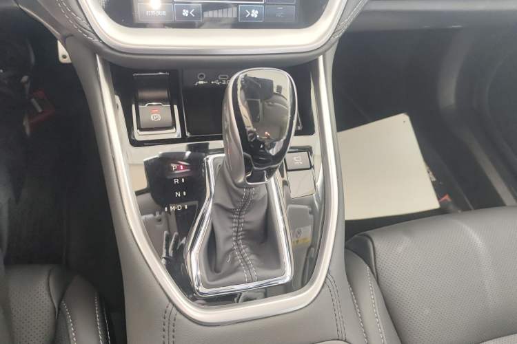 Used Subaru Outback 2023 2.5i AWD Flagship Edition EyeSight Gear Lever