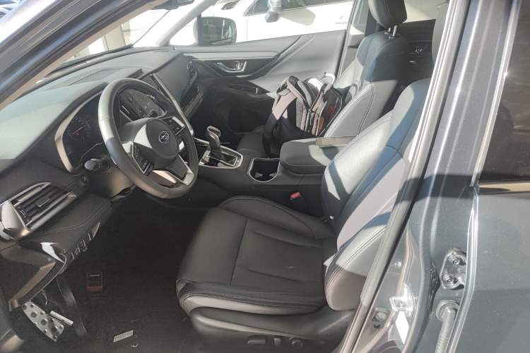 Used Subaru Outback 2023 2.5i AWD Flagship Edition EyeSight Left Front Seat