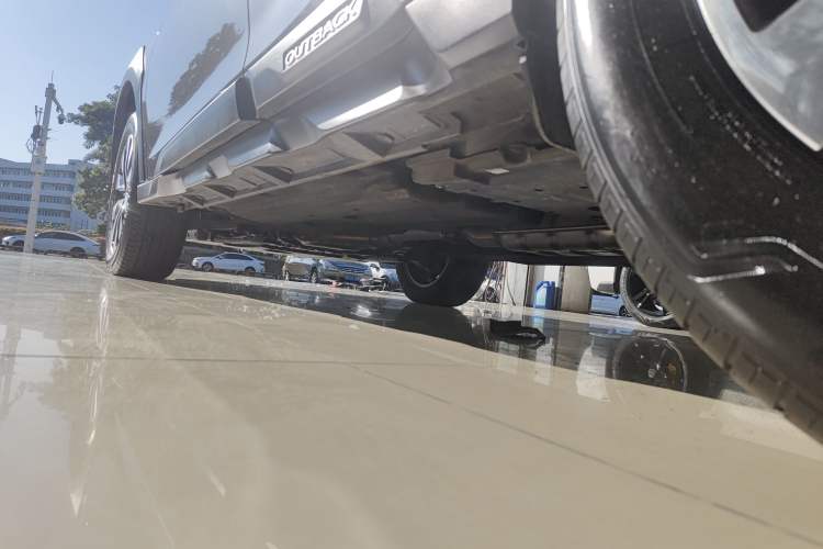 Used Subaru Outback 2023 2.5i AWD Flagship Edition EyeSight Left Side Sill