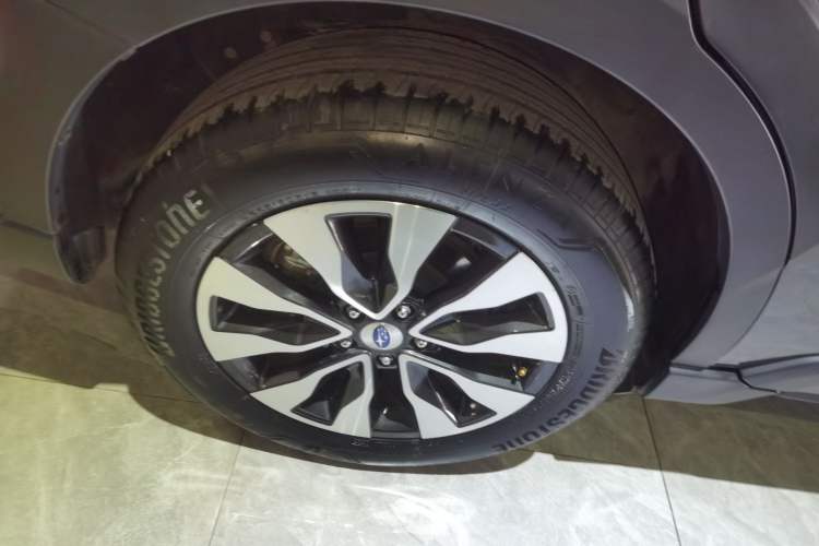 Used Subaru Outback 2023 2.5i AWD Flagship Edition EyeSight Right Rear Wheel Hub