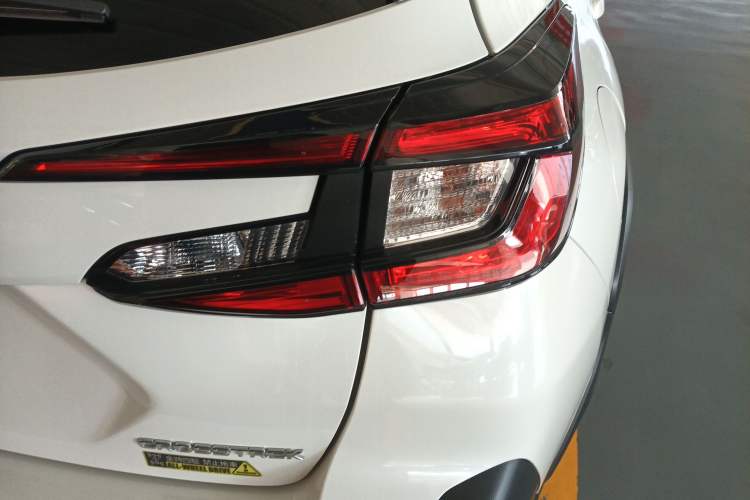 Used Subaru Solterra 2024 2.5i AWD Elite Edition EyeSight Right Rear Taillight