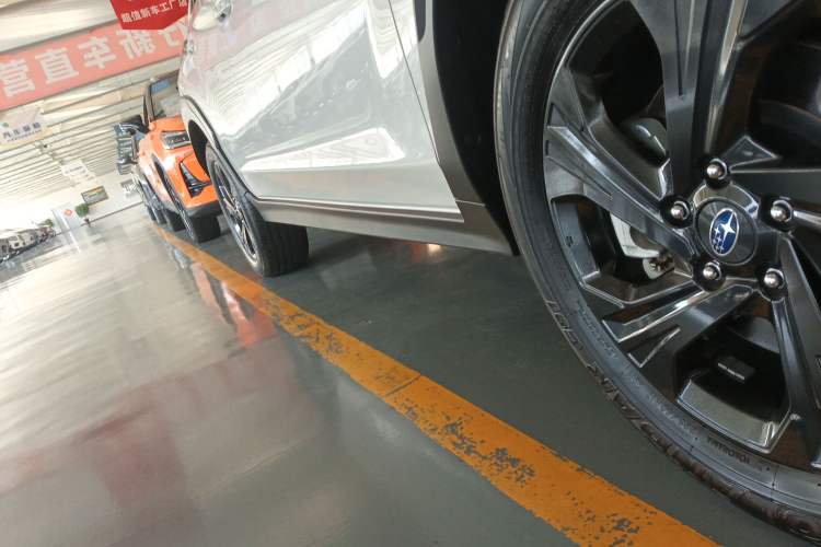 Used Subaru Solterra 2024 2.5i AWD Elite Edition EyeSight Right Side Sill
